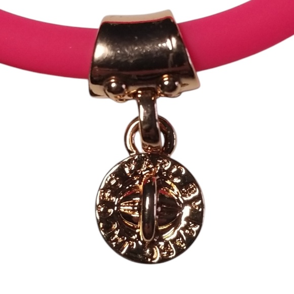 Marc by Marc Jacobs Knockout Pink with Charm‎ Silicone Bangle Bracelet NEW - Picture 2 of 5